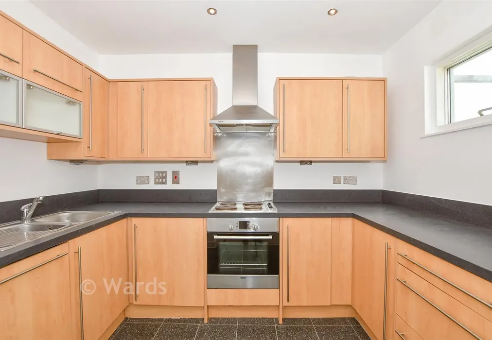 Kitchen - Kingfisher Meadow, Maidstone, Kent - Wards of Kent