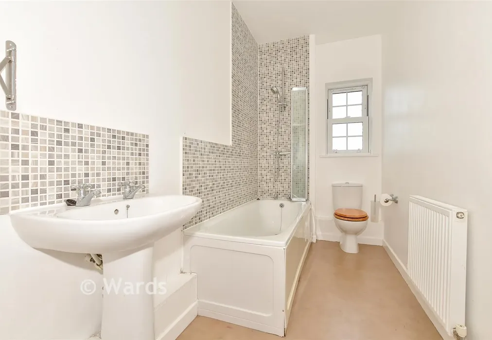 Bathroom - George Roche Road, Canterbury, Kent - Wards of Kent