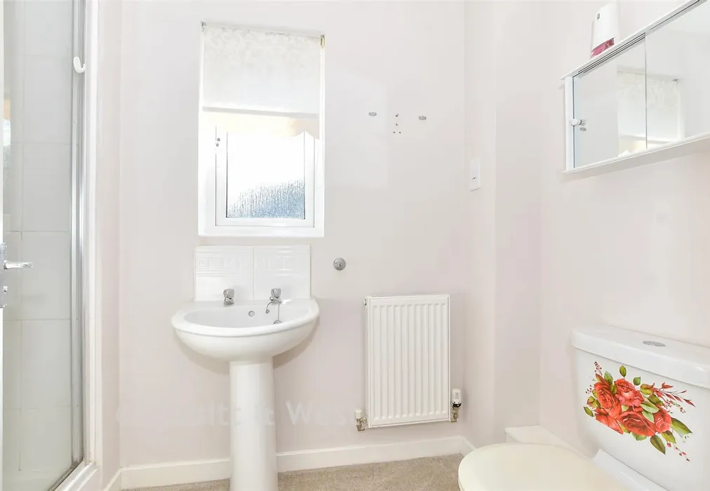 En-Suite Shower Room - Hollist Chase, Littlehampton, West Sussex - Wards of Kent