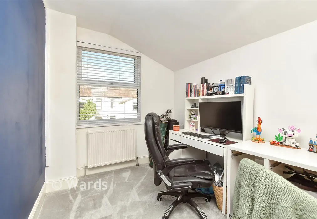 Bedroom 3 - Alexandra Road, Sheerness, Kent - Wards of Kent