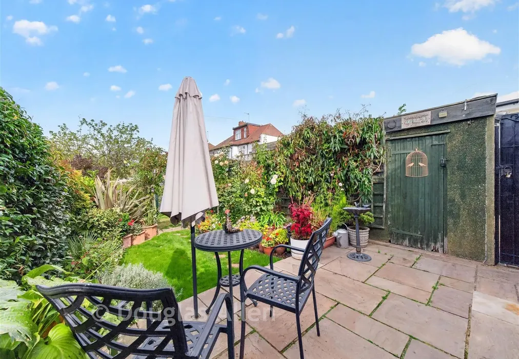 Rear Garden - Strafford Avenue, Ilford, Essex - Wards of Kent