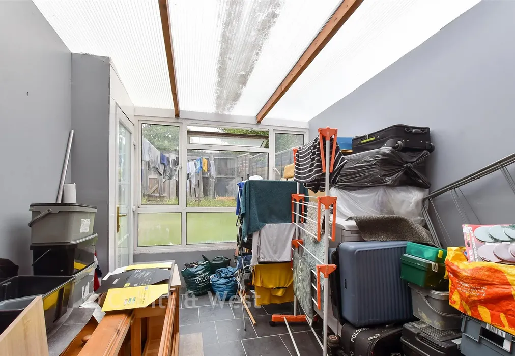 Conservatory - Cuckfield Close, Crawley, West Sussex - Wards of Kent