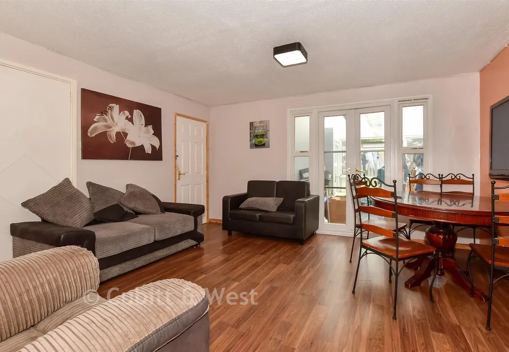 Lounge - Cuckfield Close, Crawley, West Sussex - Wards of Kent