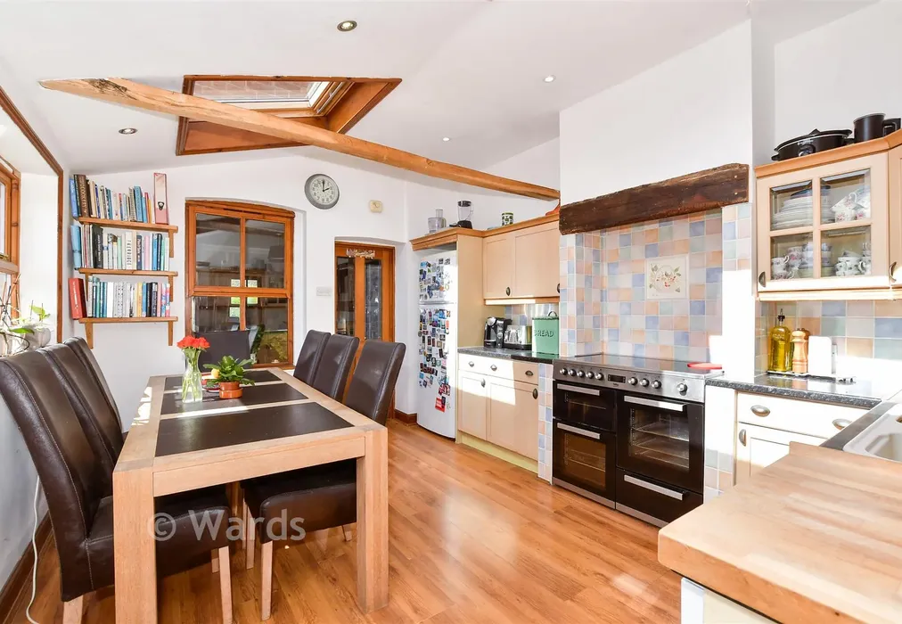 Kitchen - Lees Road, Yalding, Kent - Wards of Kent