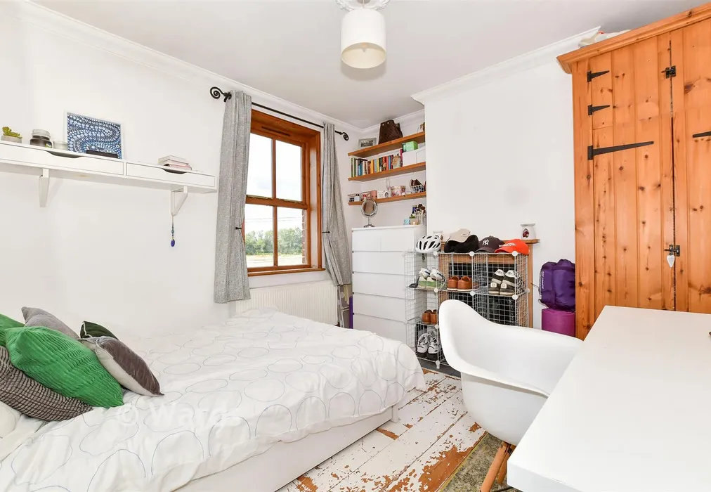 Bedroom 2 - Lees Road, Yalding, Kent - Wards of Kent