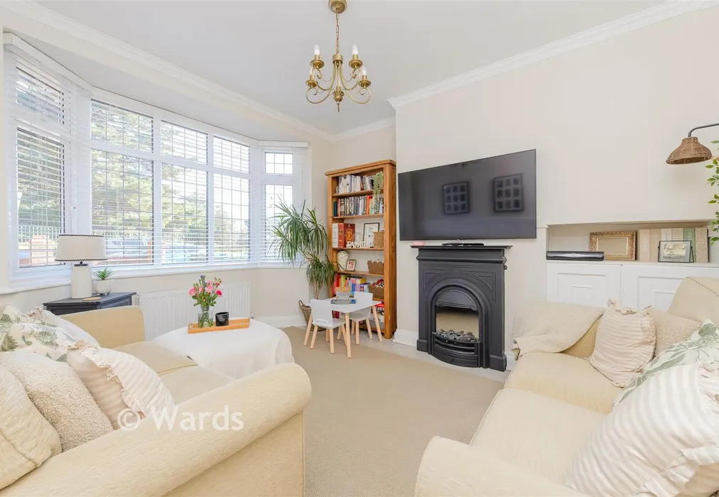 Lounge - Camdale Road, London - Wards of Kent