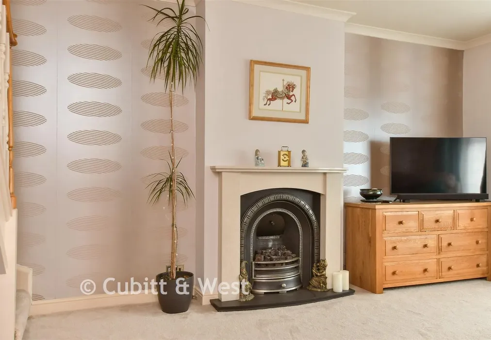 Internal Lifestyle Photograph - Stoneleigh Avenue, Brighton, East Sussex - Wards of Kent