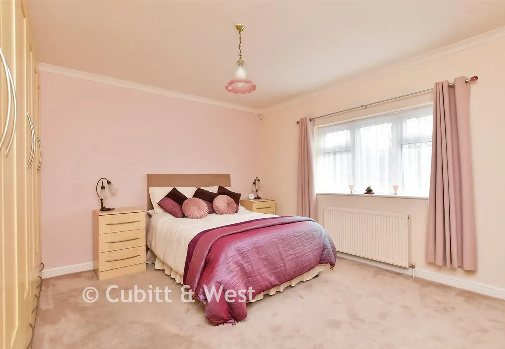 Bedroom 2 - Stoneleigh Avenue, Brighton, East Sussex - Wards of Kent