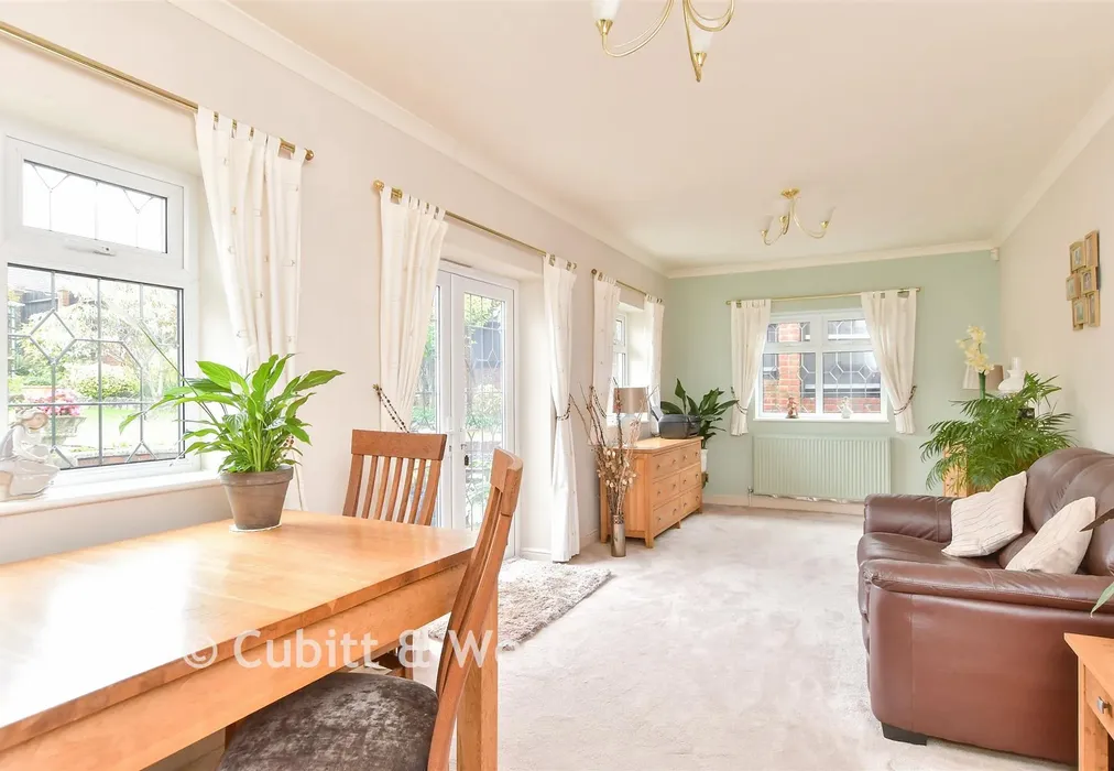 Dining Room - Stoneleigh Avenue, Brighton, East Sussex - Wards of Kent