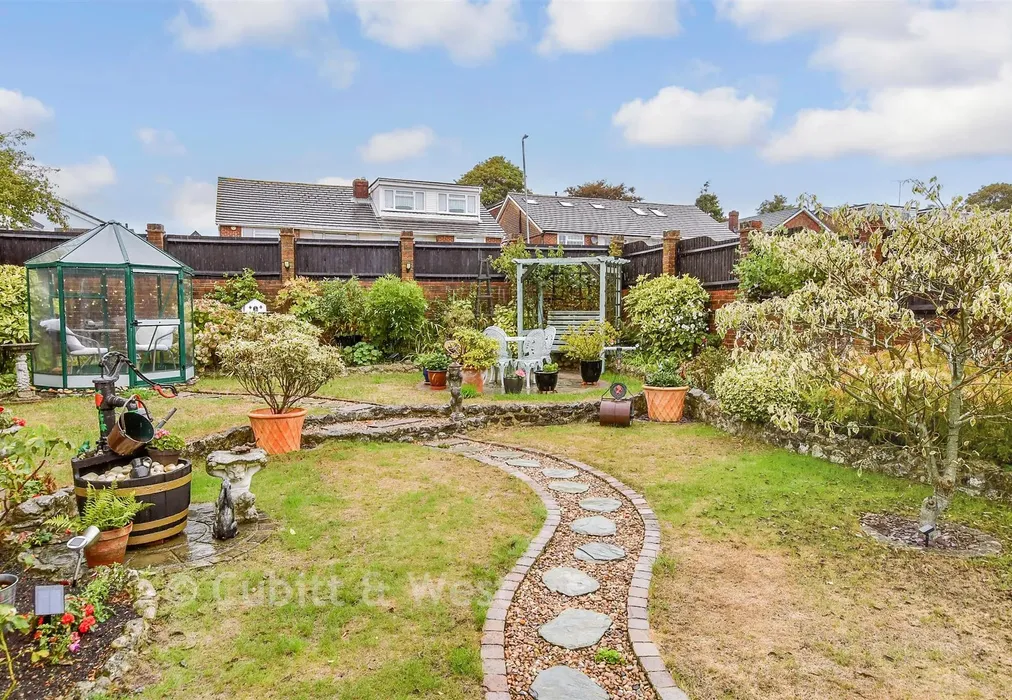 Rear Garden - Stoneleigh Avenue, Brighton, East Sussex - Wards of Kent