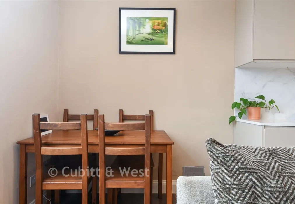 Internal Lifestyle Photograph - Woodlands Avenue, Earlswood, Surrey - Wards of Kent