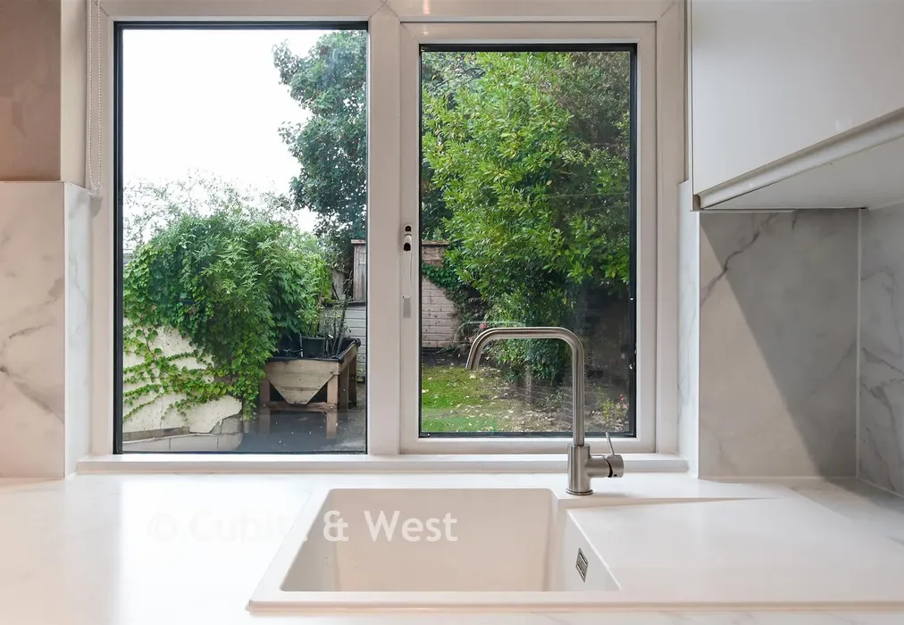 Internal Lifestyle Photograph - Woodlands Avenue, Earlswood, Surrey - Wards of Kent