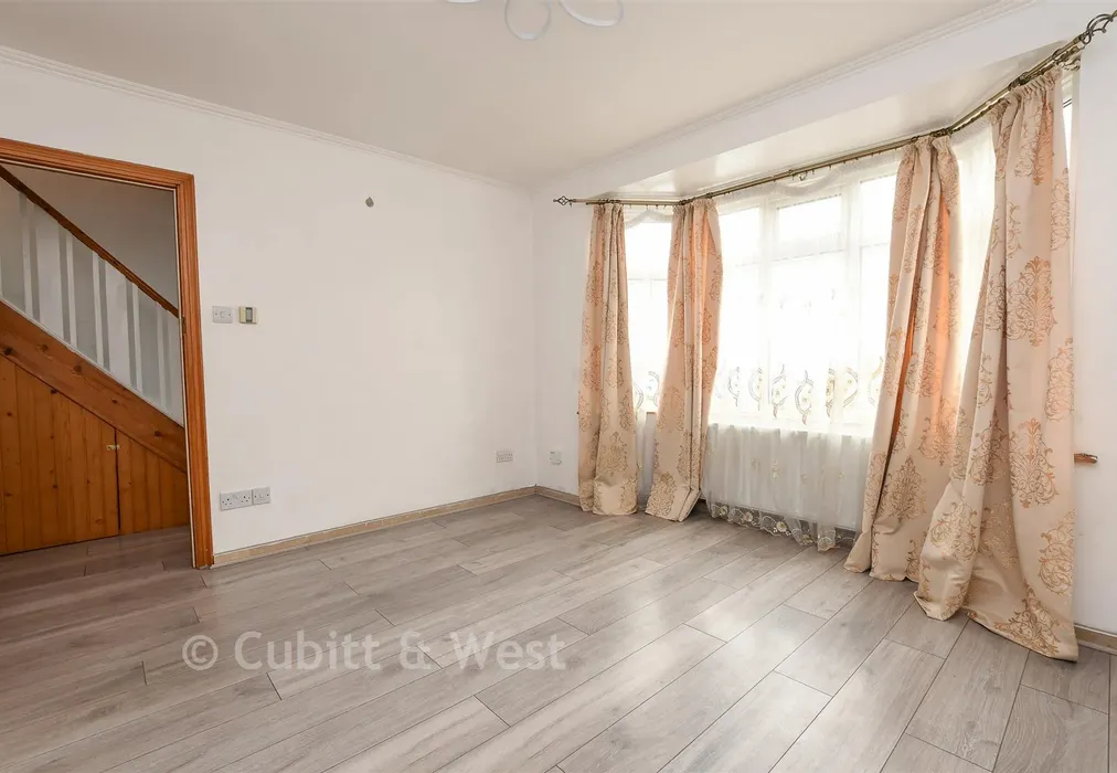 Living Room - Prince Albert Square, Redhill, Surrey - Wards of Kent