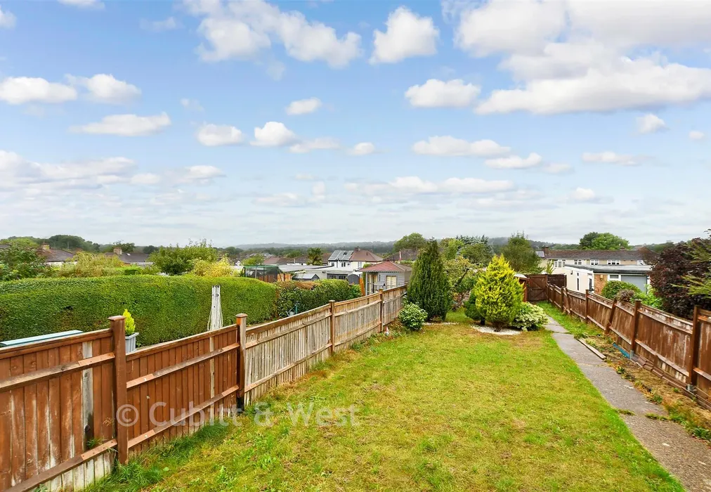 Rear Garden - Prince Albert Square, Redhill, Surrey - Wards of Kent