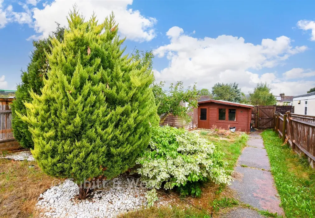 Rear Garden - Prince Albert Square, Redhill, Surrey - Wards of Kent