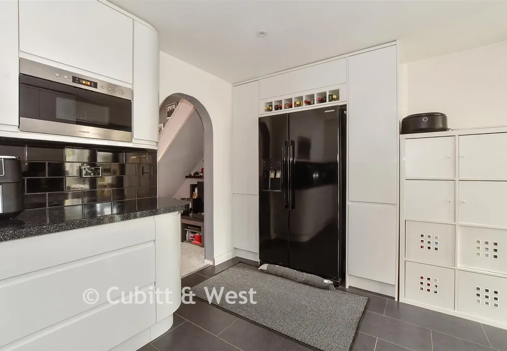 Kitchen - The Fieldings, Southwater, Nr Horsham, West Sussex - Wards of Kent