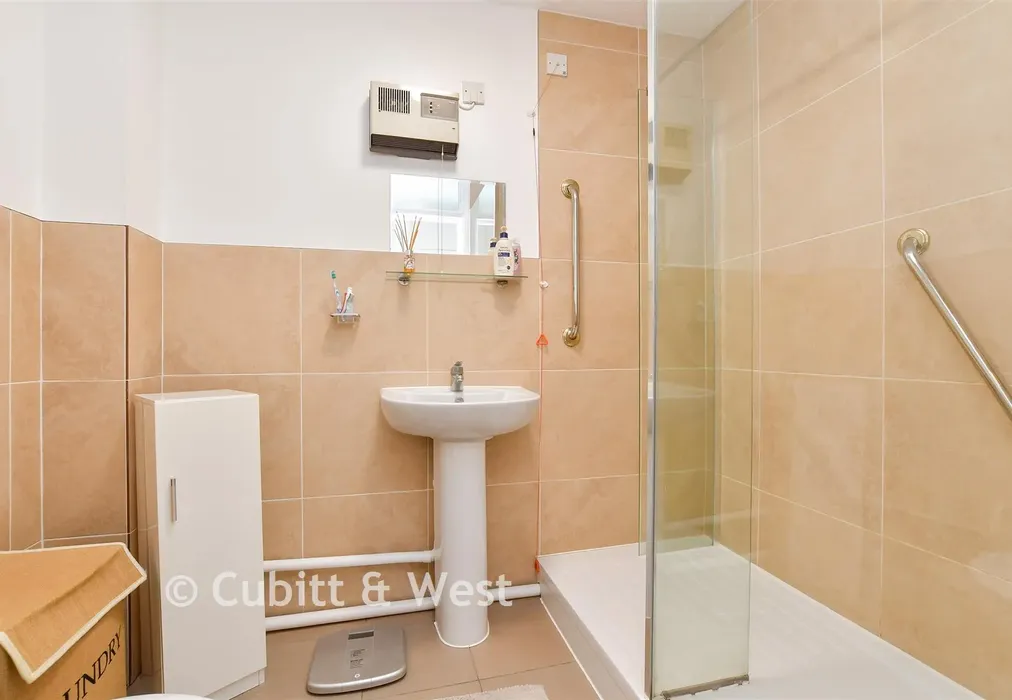 Shower Room - Wickham Road, Shirley, Croydon, Surrey - Wards of Kent
