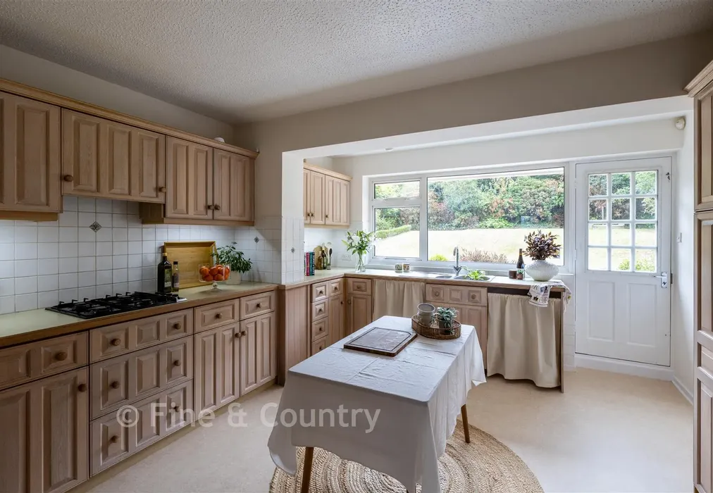 Kitchen - Birling Road, Tunbridge Wells, Kent - Wards of Kent