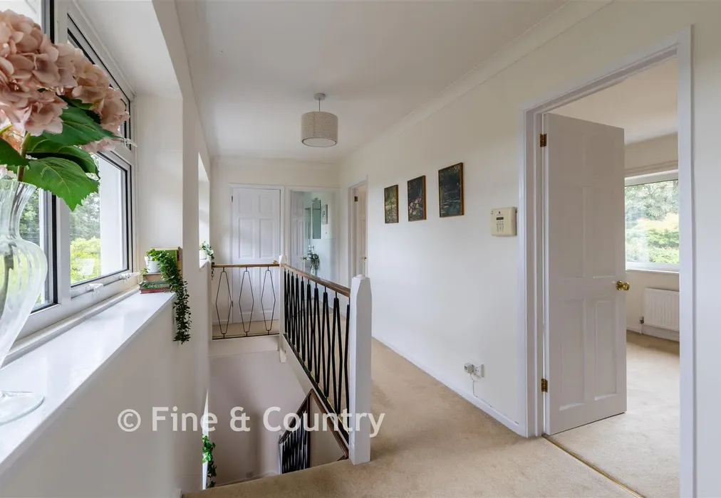 Landing - Birling Road, Tunbridge Wells, Kent - Wards of Kent
