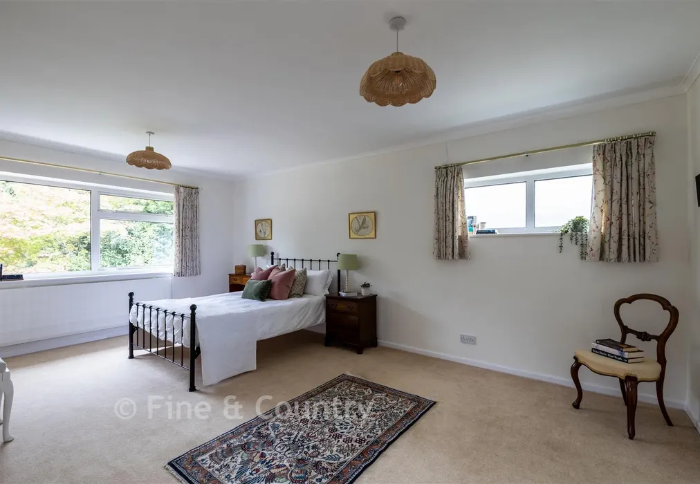Principle Bedroom - Birling Road, Tunbridge Wells, Kent - Wards of Kent
