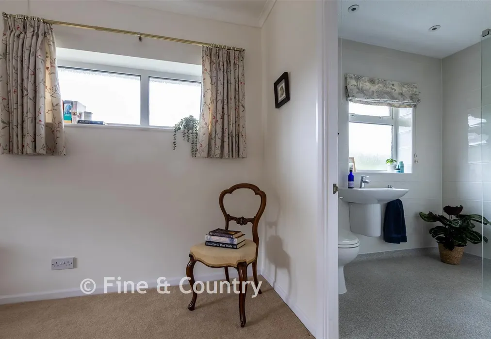 Ensuite - Birling Road, Tunbridge Wells, Kent - Wards of Kent
