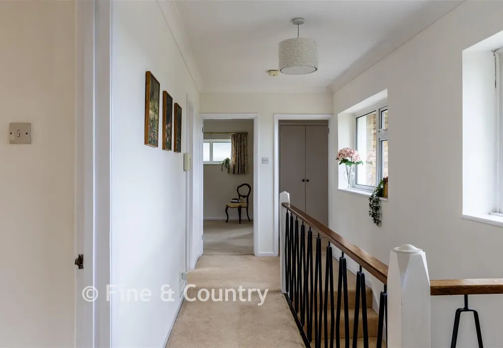 Landing - Birling Road, Tunbridge Wells, Kent - Wards of Kent