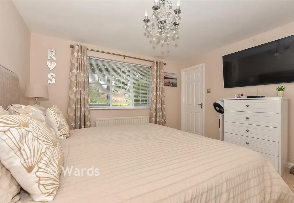 Bedroom 1 - Sweet Bay Crescent, Ashford, Kent - Wards of Kent