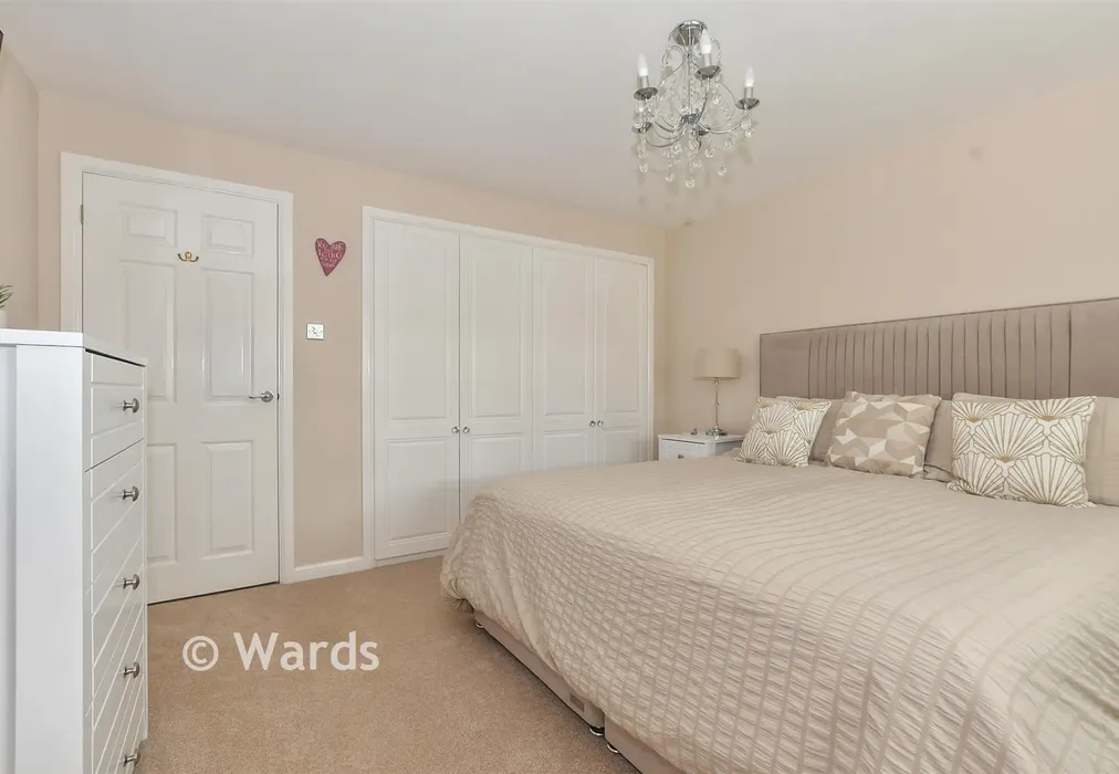 Bedroom 1 - Sweet Bay Crescent, Ashford, Kent - Wards of Kent