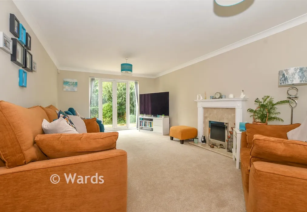 Sitting Room - Sweet Bay Crescent, Ashford, Kent - Wards of Kent