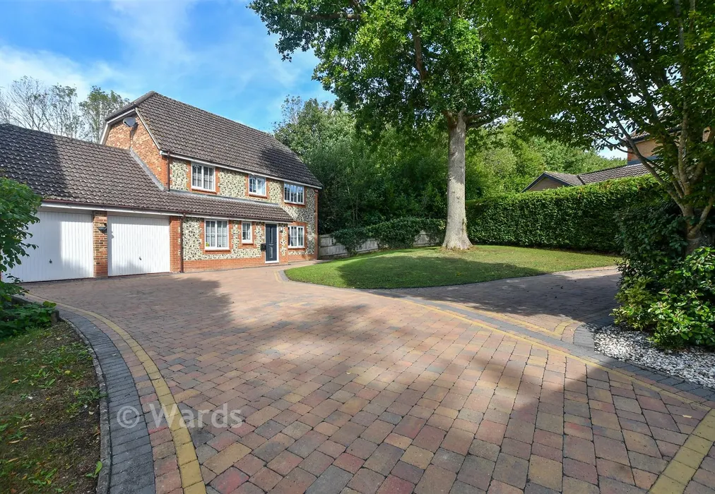 Front Elevation - Sweet Bay Crescent, Ashford, Kent - Wards of Kent