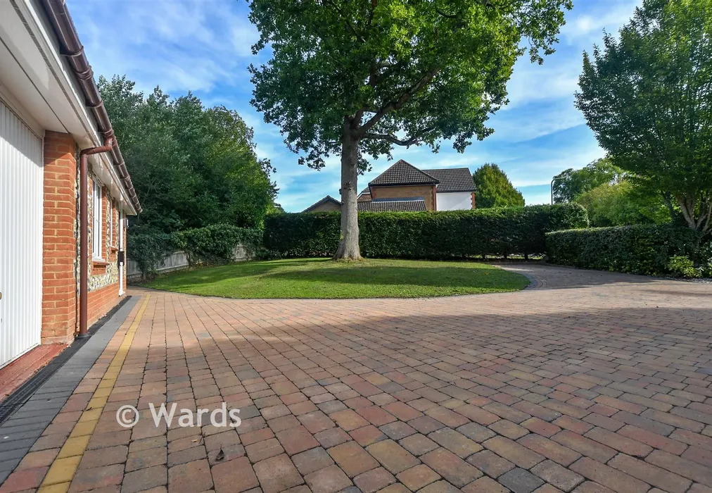 Driveway/Parking - Sweet Bay Crescent, Ashford, Kent - Wards of Kent