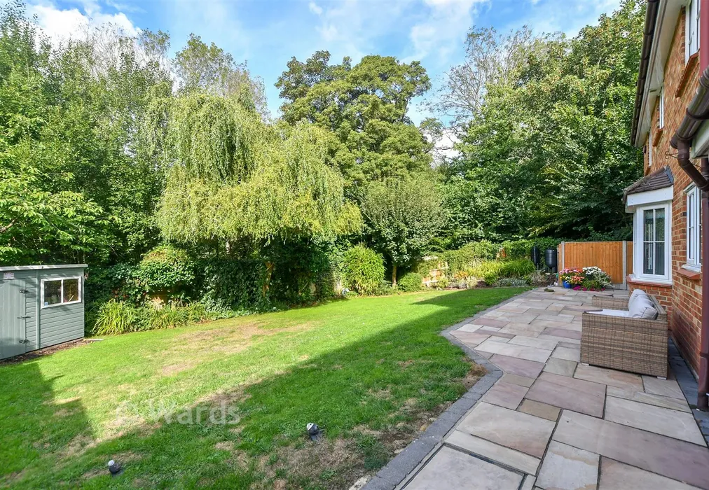 Rear Garden - Sweet Bay Crescent, Ashford, Kent - Wards of Kent