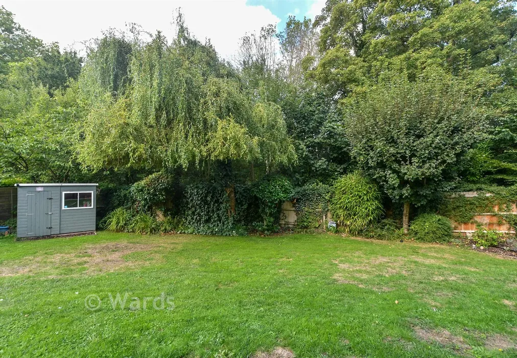 Rear Garden - Sweet Bay Crescent, Ashford, Kent - Wards of Kent