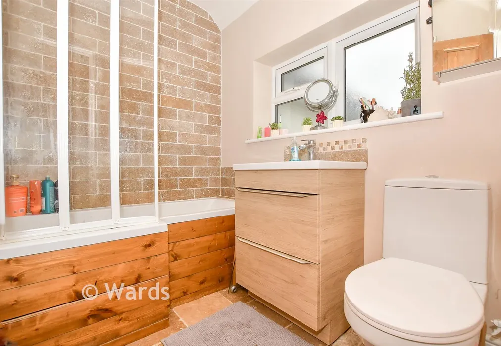Bathroom - Gibbet Lane, Horsmonden, Tonbridge, Kent - Wards of Kent