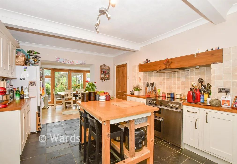 Kitchen - Gibbet Lane, Horsmonden, Tonbridge, Kent - Wards of Kent