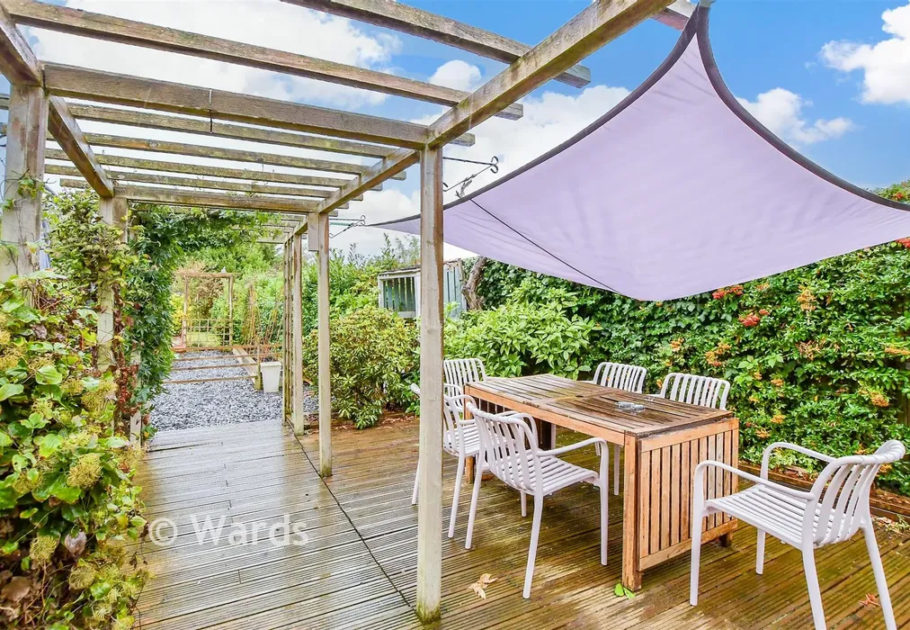 Rear Garden - Gibbet Lane, Horsmonden, Tonbridge, Kent - Wards of Kent