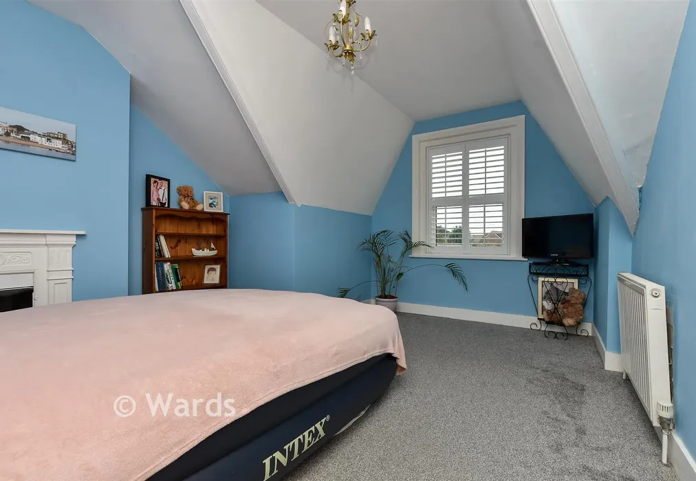 Bedroom 5 - West Cliff Road, Broadstairs, Kent - Wards of Kent
