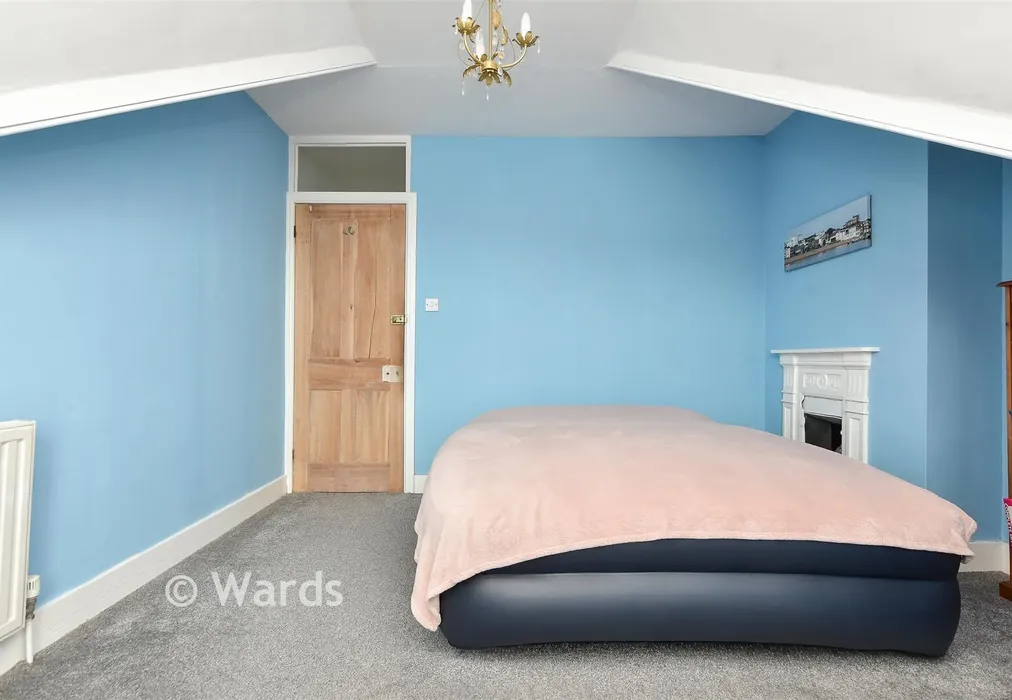Bedroom 5 - West Cliff Road, Broadstairs, Kent - Wards of Kent