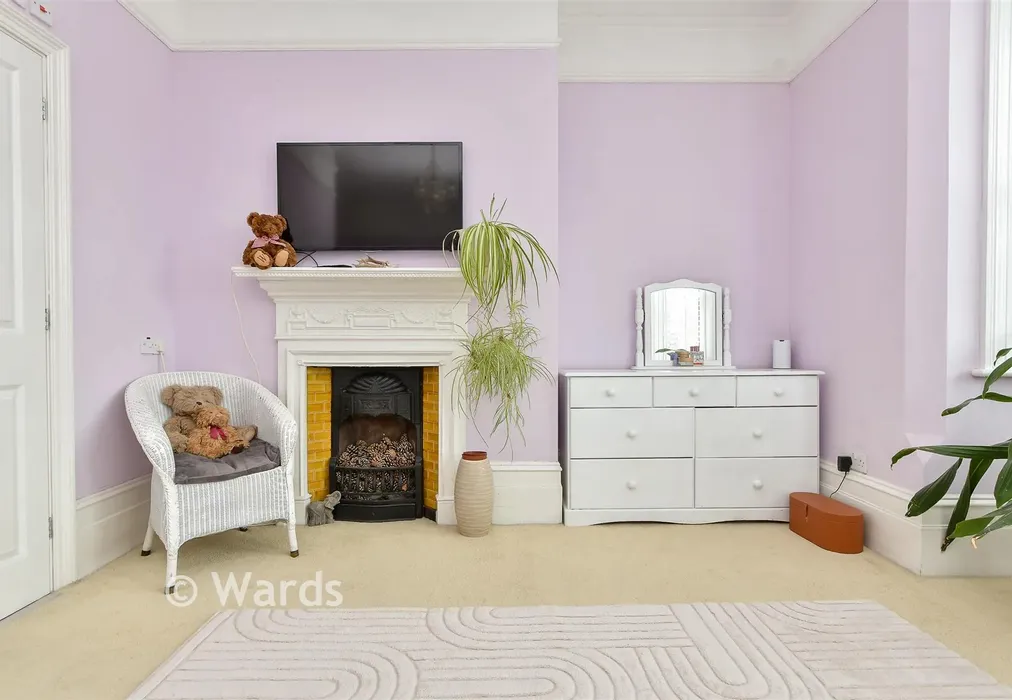 Bedroom 1 - West Cliff Road, Broadstairs, Kent - Wards of Kent