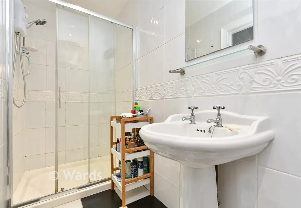 En-Suite Shower Room - West Cliff Road, Broadstairs, Kent - Wards of Kent