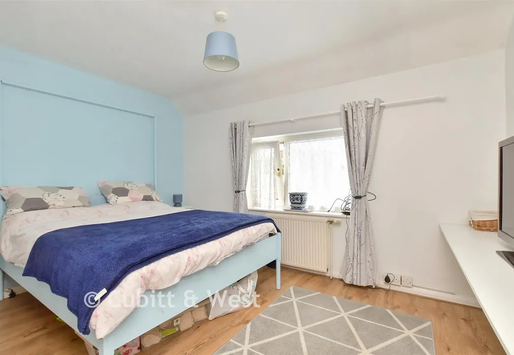 Bedroom 2 - Hunston Close, Brighton, East Sussex - Wards of Kent