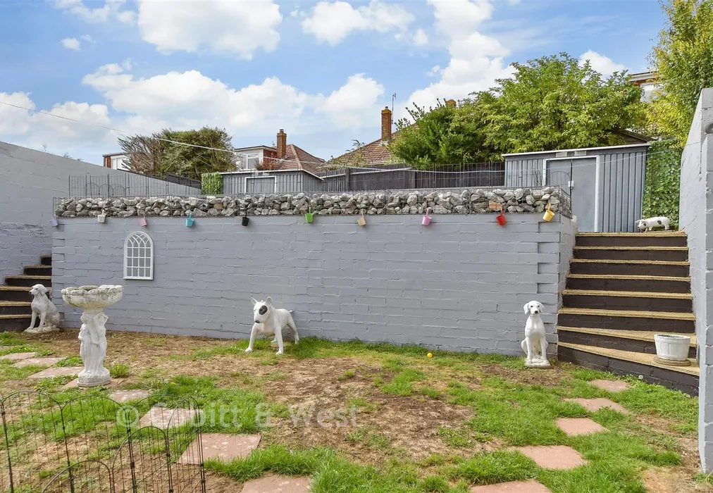 Rear Garden - Hunston Close, Brighton, East Sussex - Wards of Kent