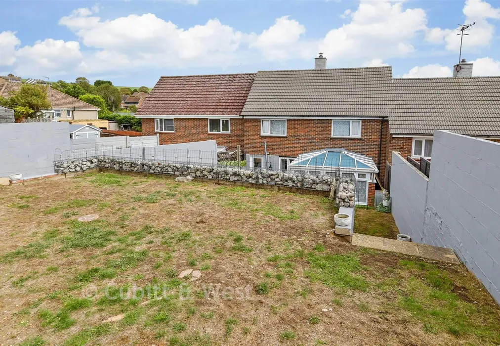 Rear Garden - Hunston Close, Brighton, East Sussex - Wards of Kent