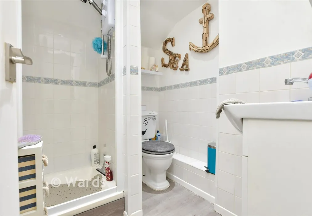 Shower Room - Curlinge Court, Ramsgate, Kent - Wards of Kent
