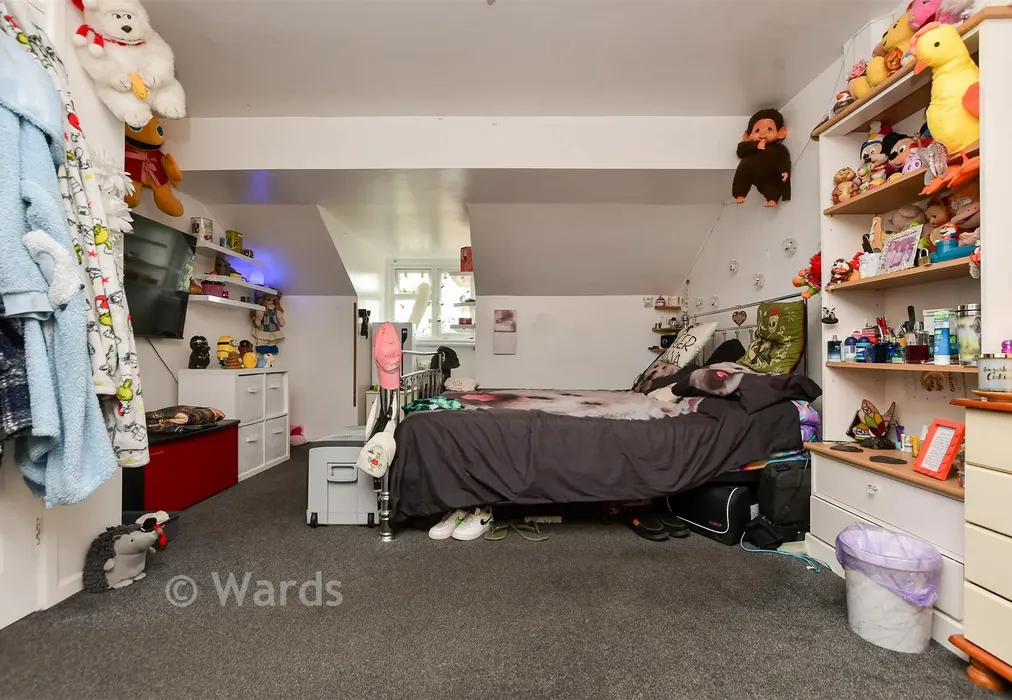 Bedroom 1 - Curlinge Court, Ramsgate, Kent - Wards of Kent