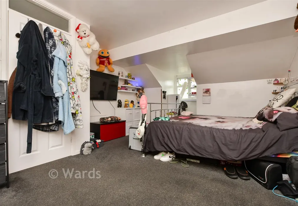 Bedroom 1 - Curlinge Court, Ramsgate, Kent - Wards of Kent