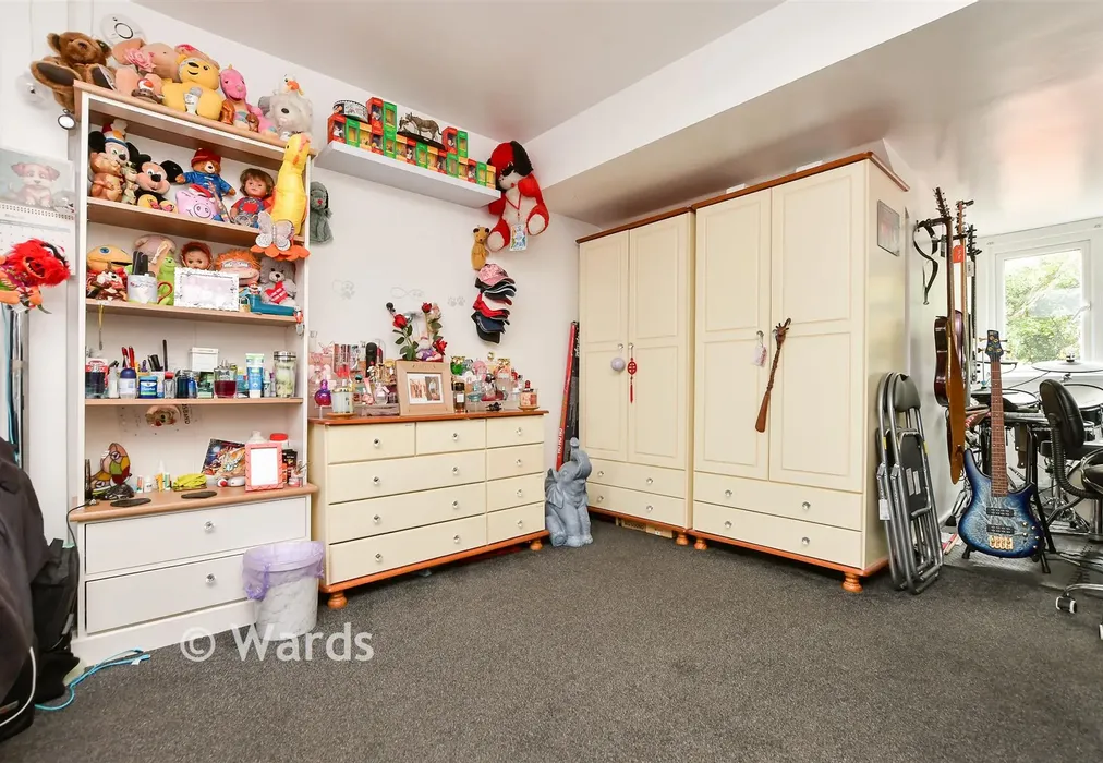 Bedroom 1 - Curlinge Court, Ramsgate, Kent - Wards of Kent