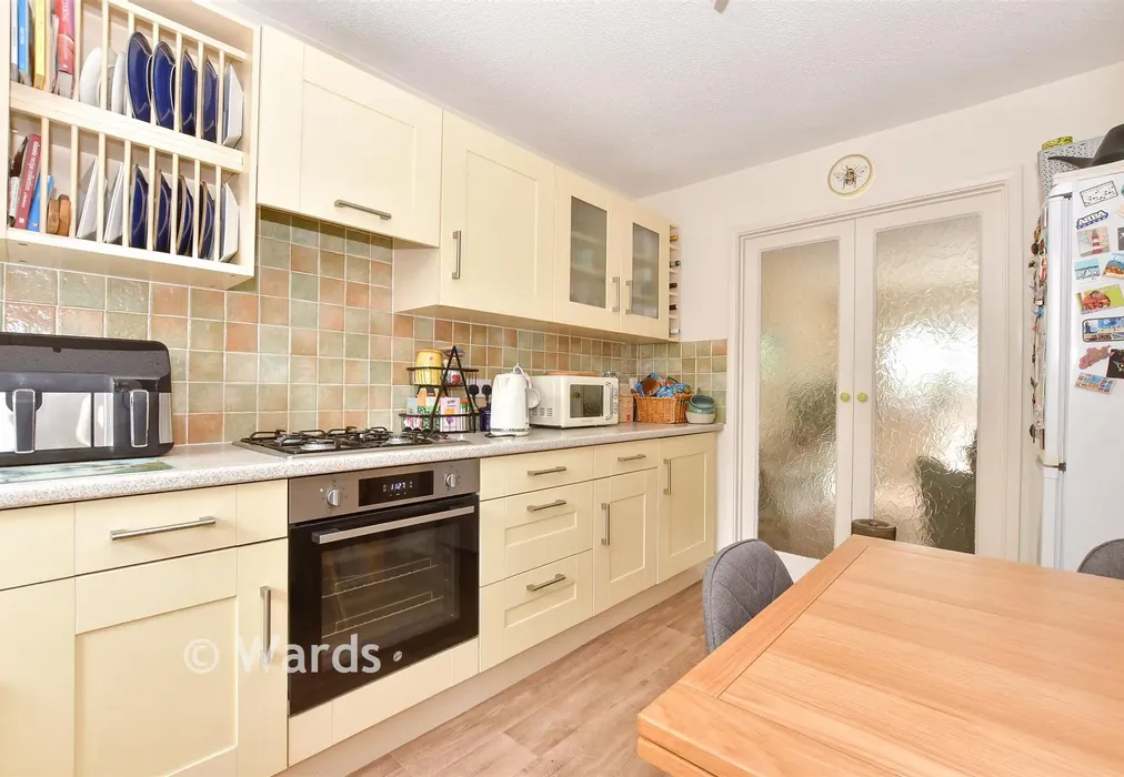 Kitchen - Courtenay Road, Deal, Kent - Wards of Kent