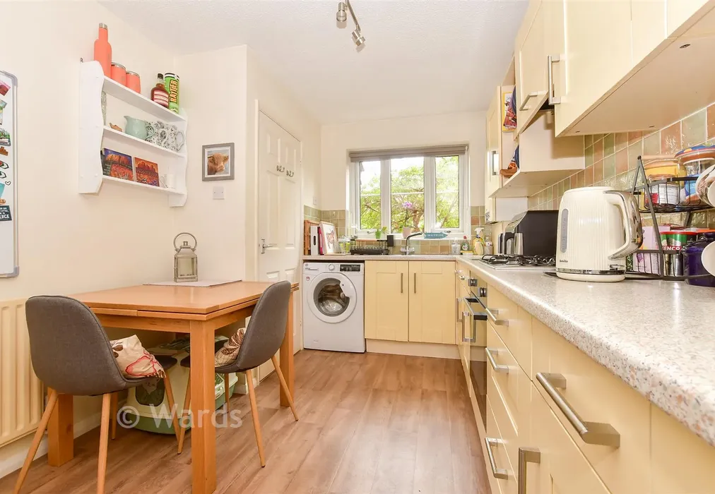 Kitchen - Courtenay Road, Deal, Kent - Wards of Kent
