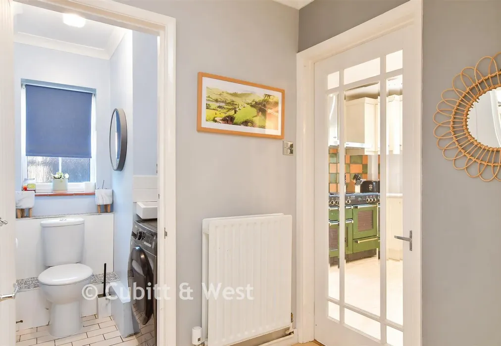 Entrance Hall - Hornbuckles Close, South Chailey, Lewes, East Sussex - Wards of Kent